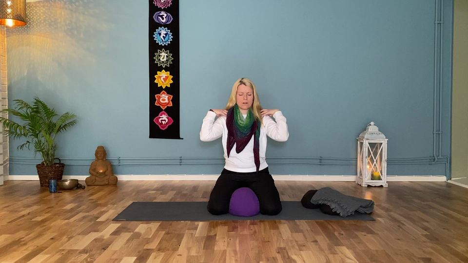 Mjukyoga 15 min "Närvaro i andetaget och kroppen" / Marie